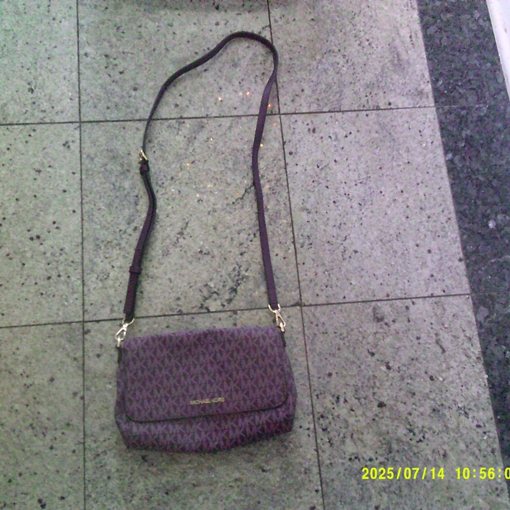 Michael Kors Elegant Purple Crossbody Bag